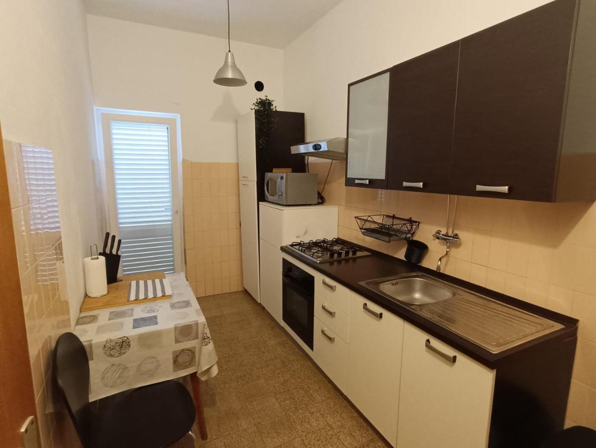 Apartman Simac Okrug Gornji 特罗吉尔 外观 照片