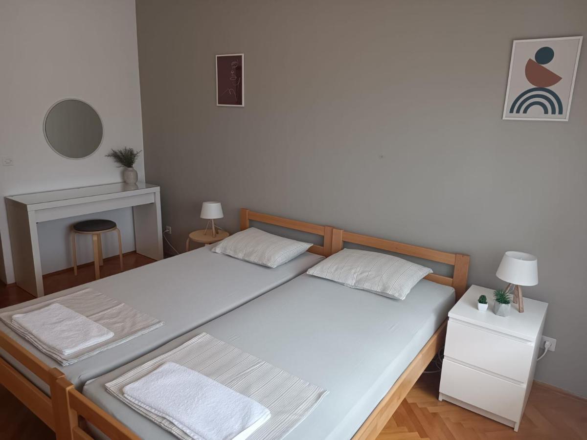 Apartman Simac Okrug Gornji 特罗吉尔 外观 照片