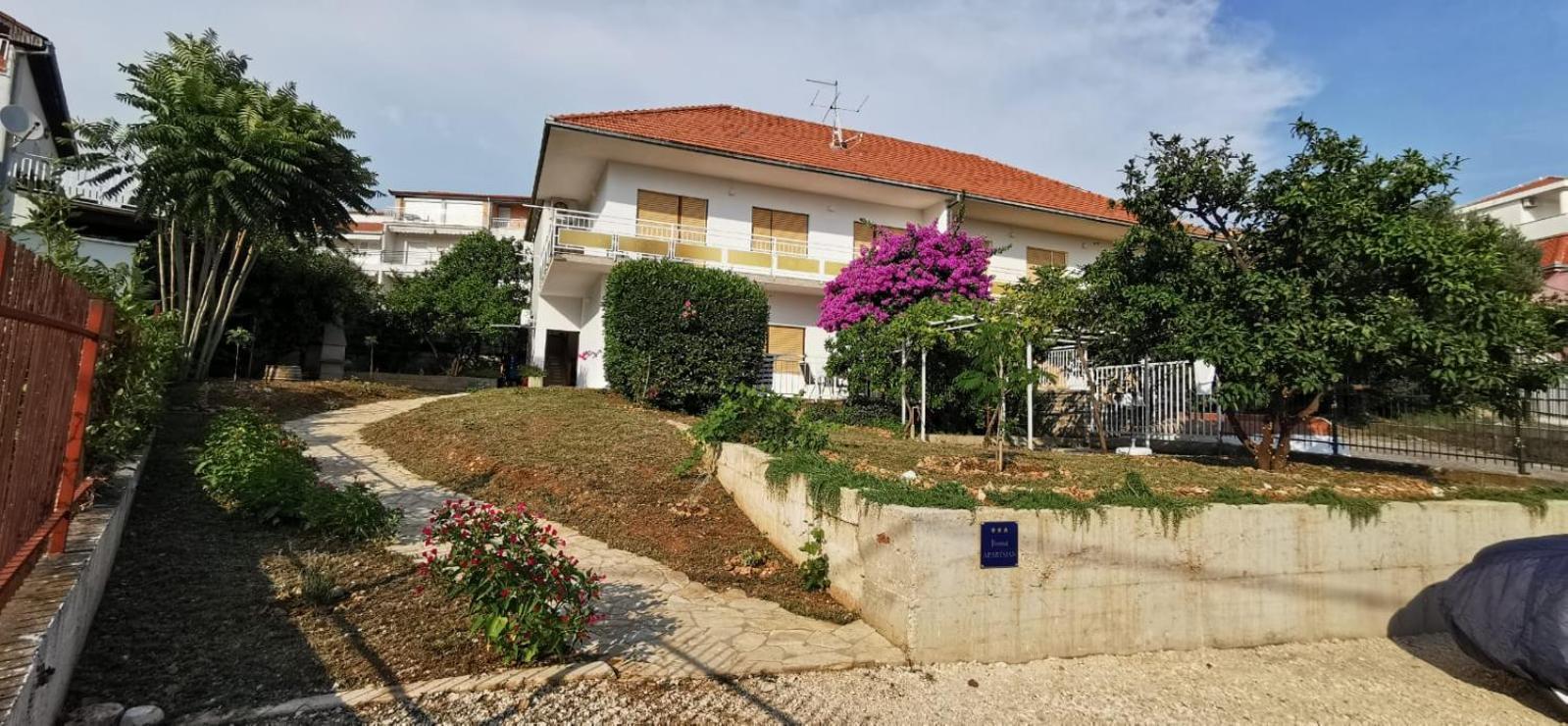 Apartman Simac Okrug Gornji 特罗吉尔 外观 照片